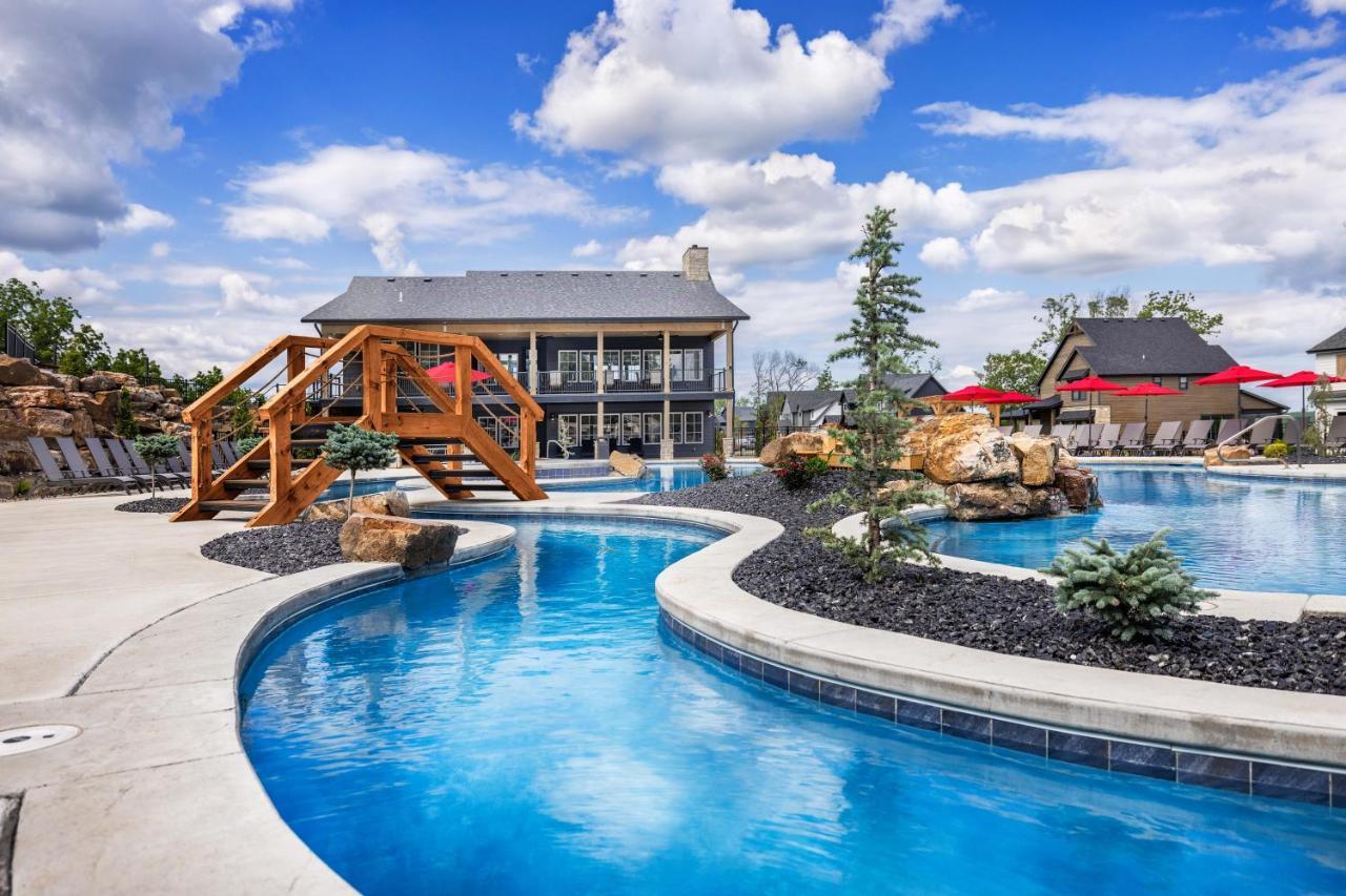 New! Luxury Lakefront Lodge 1- Free Pool/Hot Tub, Pickleball, Mini Golf And More! Kimberling City エクステリア 写真